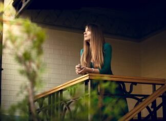 12 Latest Balcony Railing Design to Elevate Your Space balcony railing designs_0