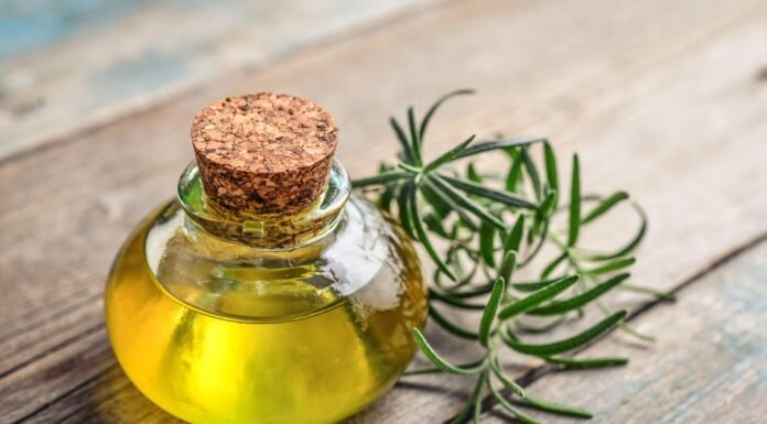 7 Rosemary oil benefits for hair | Best Rosemary oil for hair growth