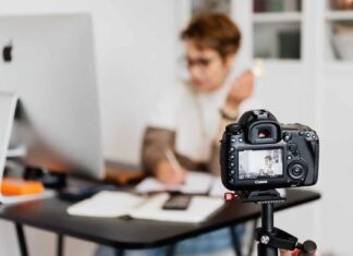 How to Start Vlogging on YouTube? | How to Make Vlogs on Youtube 2024?